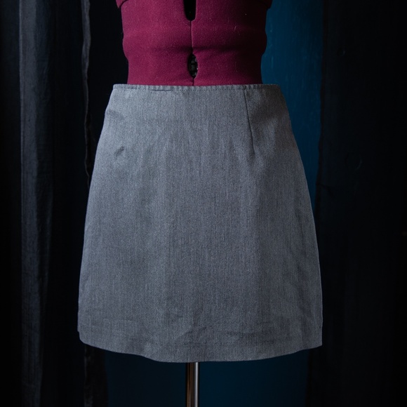 XOXO Dresses & Skirts - XOXO Vintage 90's Basic Gray Mini Skirt XOXO Dresses & Skirts - XOXO Vintage 90's Basic Gray Mini Skirt
